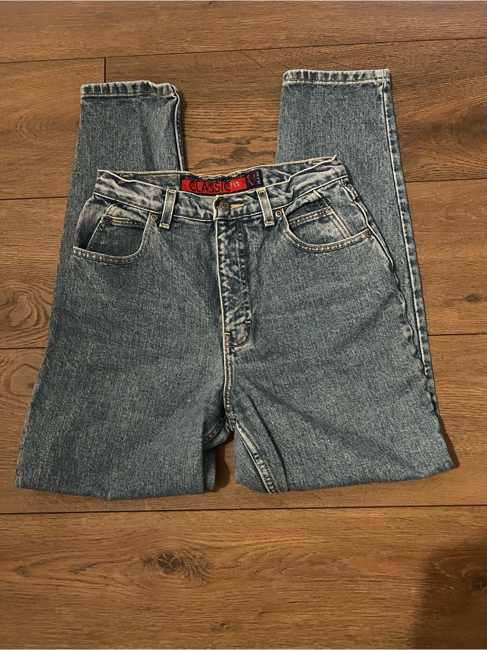 Gloria Vanderbilt Straight Leg Jeans in Light Blue Wash